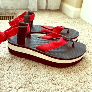 Red Teva Flatforms